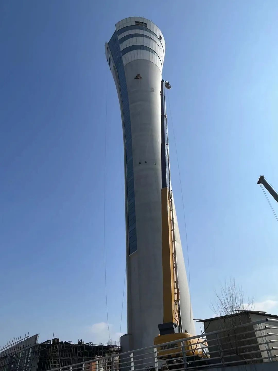大顯身手！徐工直臂式高空作業(yè)平臺XGS70K魔都首秀！