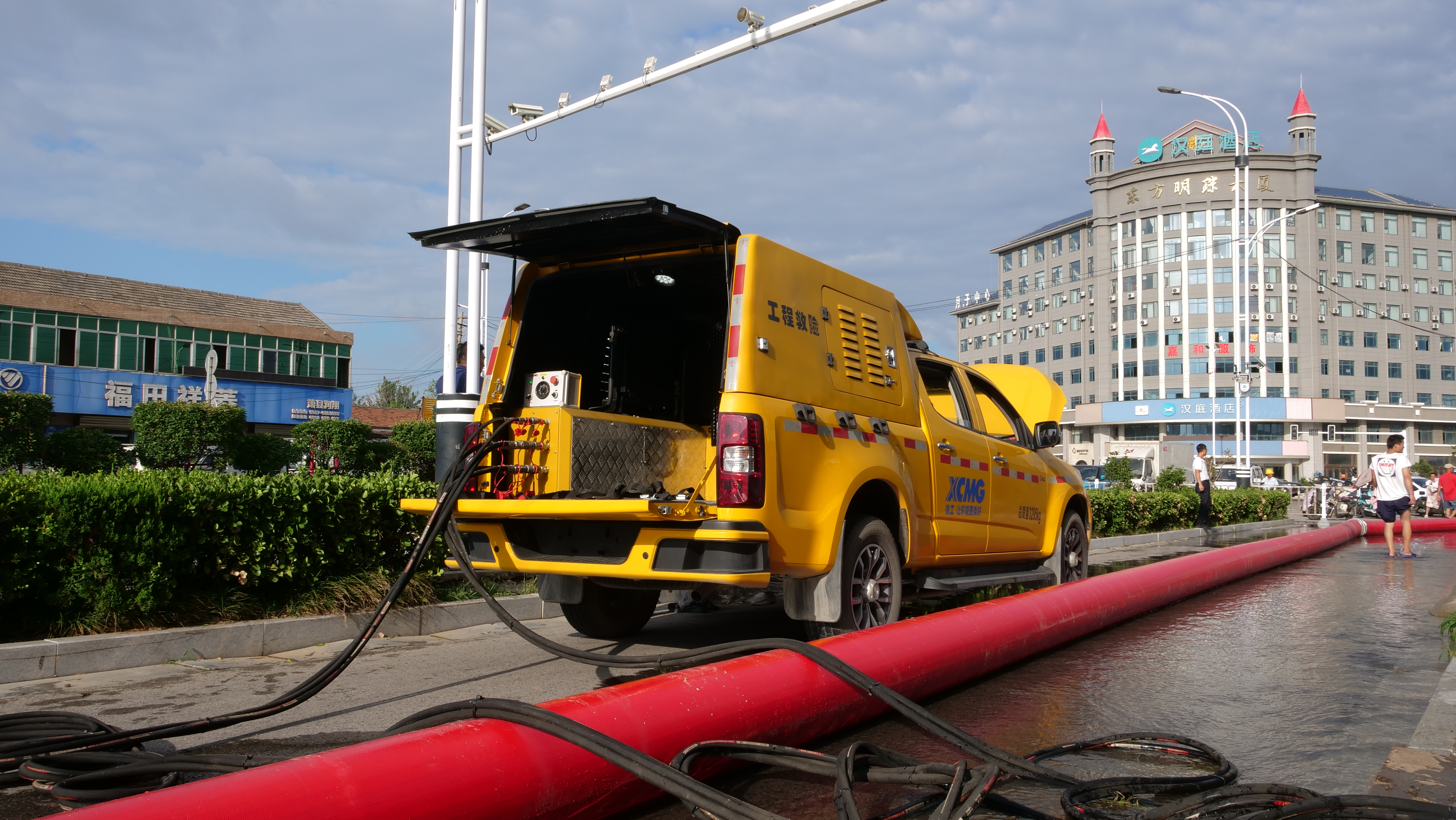 “皖”手同行！徐工排澇救援隊(duì)緊急出征！