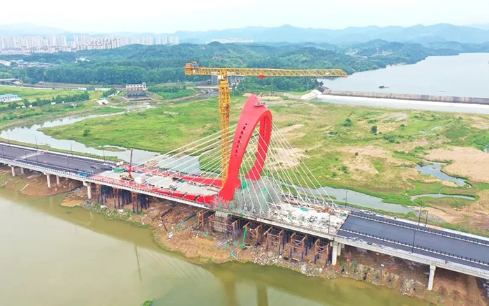 提前55天合龍！徐工XGT2230-100S編織“紅色搖籃”