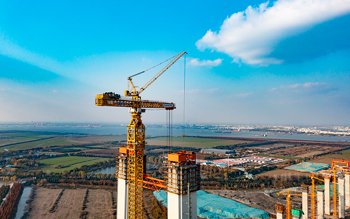 最重522噸！徐工超大塔助力張靖皋長江大橋沖刺六項“世界之最”