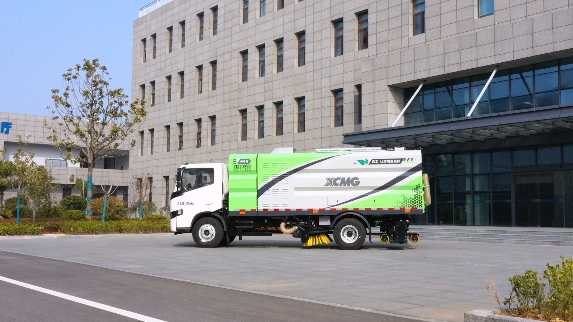 【新品搶先看】無(wú)懼灰塵挑戰(zhàn)，徐工干濕兩用吸塵車(chē)強(qiáng)勢(shì)來(lái)襲！