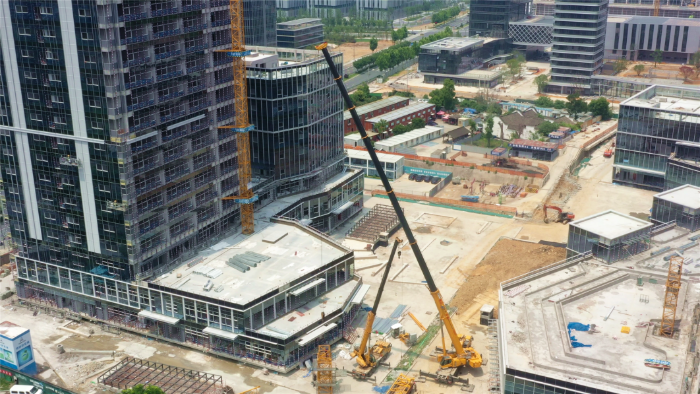 零失誤拿下！徐工G2代XCA200G8-1盲區(qū)作業(yè)，精準(zhǔn)拆除40米塔吊