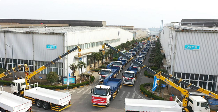 2025年，徐工隨車起重機(jī)再度開拔“一帶一路”，助力當(dāng)?shù)亟ㄔO(shè)。