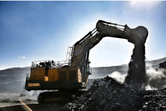 近5萬小時高效出勤！徐工XE4000液壓鏟受礦區(qū)高度贊揚！