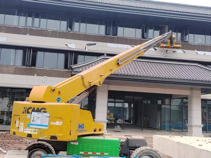 綠色施工進校園，徐工電動直臂助力廣安理工學院新建項目
