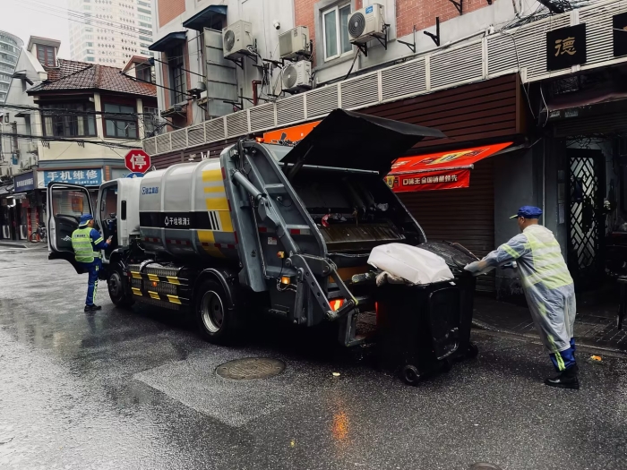 南京東路人流如織垃圾多？徐工XGH5120ZYSXBEV：輕松搞定！