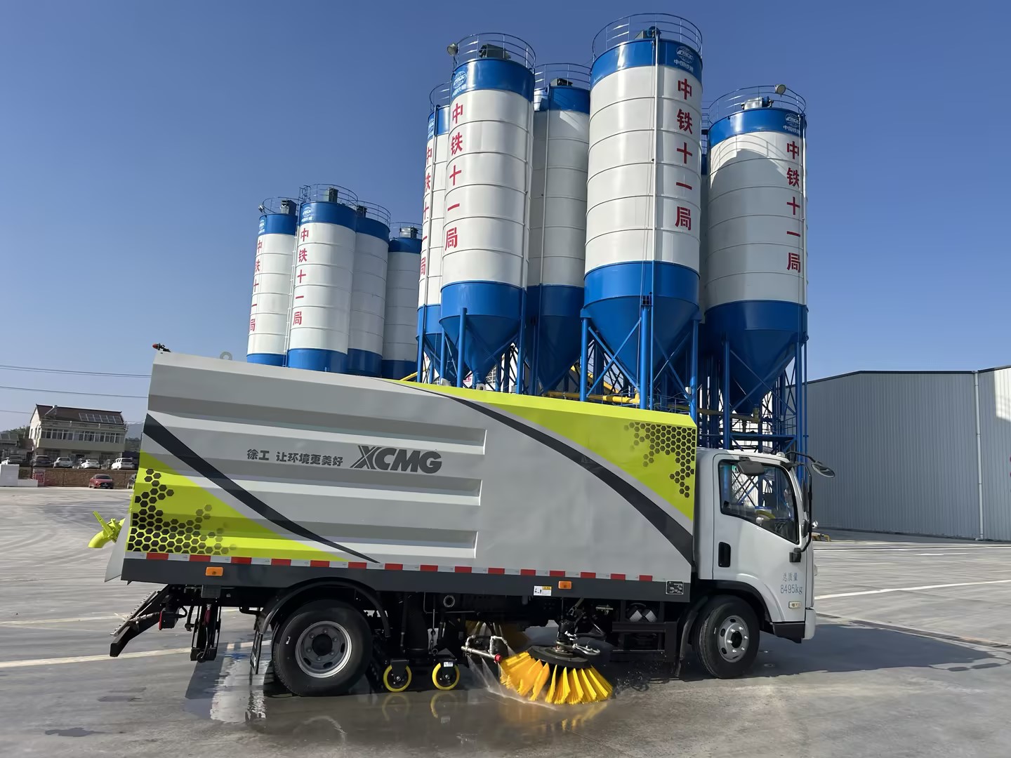 徐工8噸洗掃車(chē)“上崗”，助力合肥環(huán)境更美好