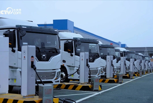 在中國物流之都，徐工超充重卡“15分鐘滿電”