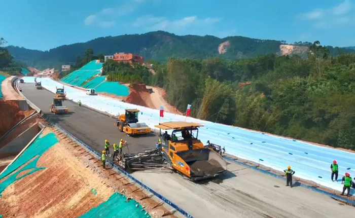 壓實跳出“憑經(jīng)驗”，智能技術(shù)來 “把關(guān)”