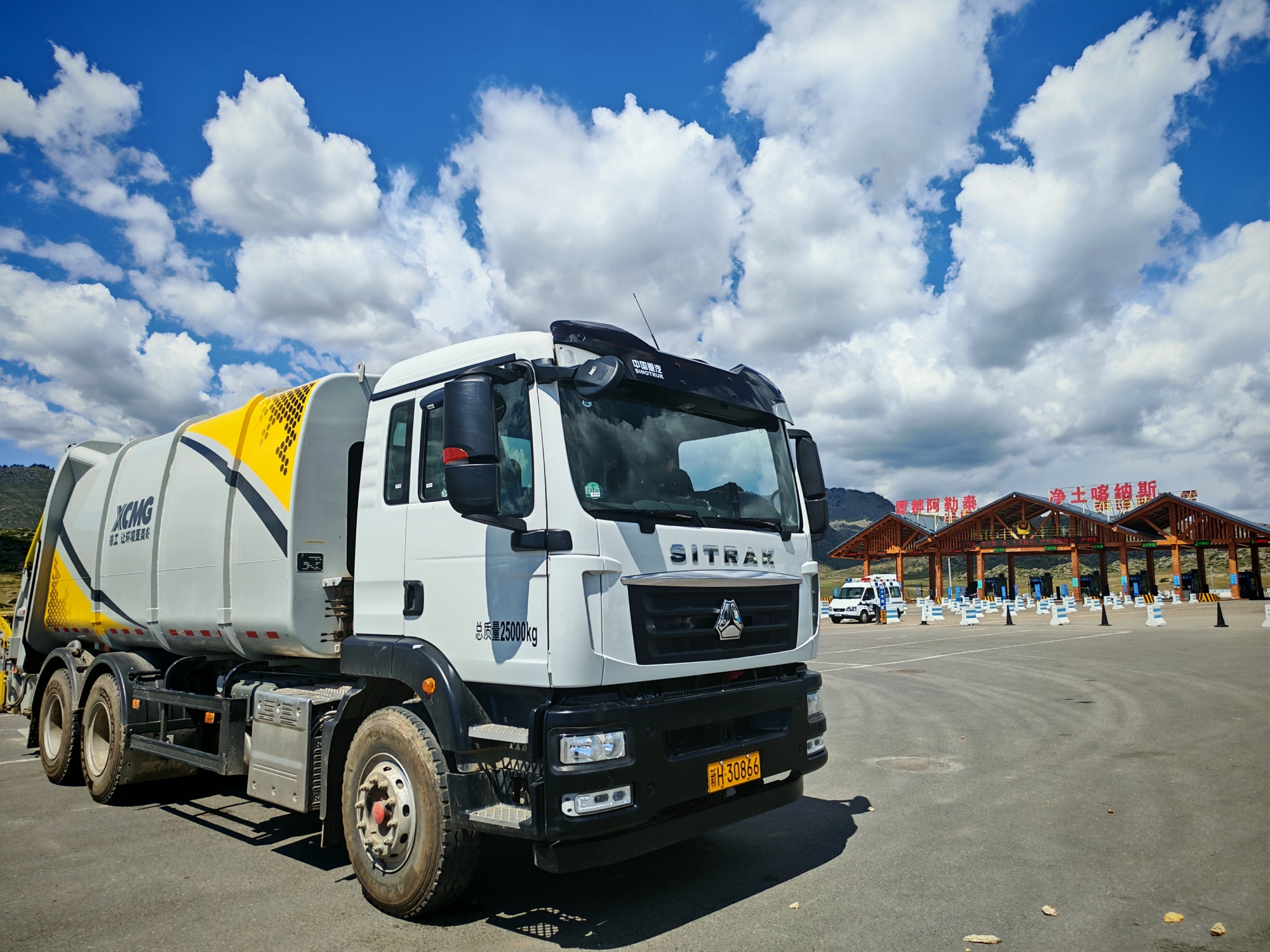 徐工后裝壓縮車(chē)在新疆 | 垃圾轉(zhuǎn)運(yùn)就用TA